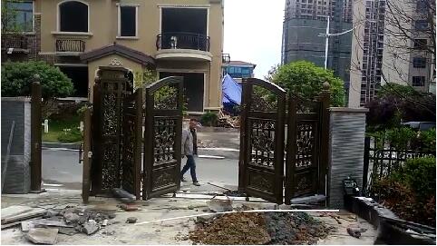 八字開(kāi)門機(jī)